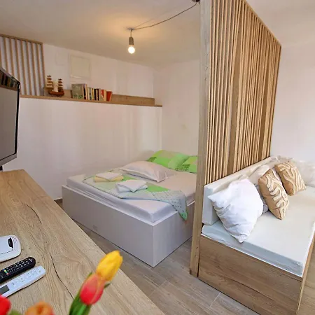 Apartment Borka-3 By Interhome